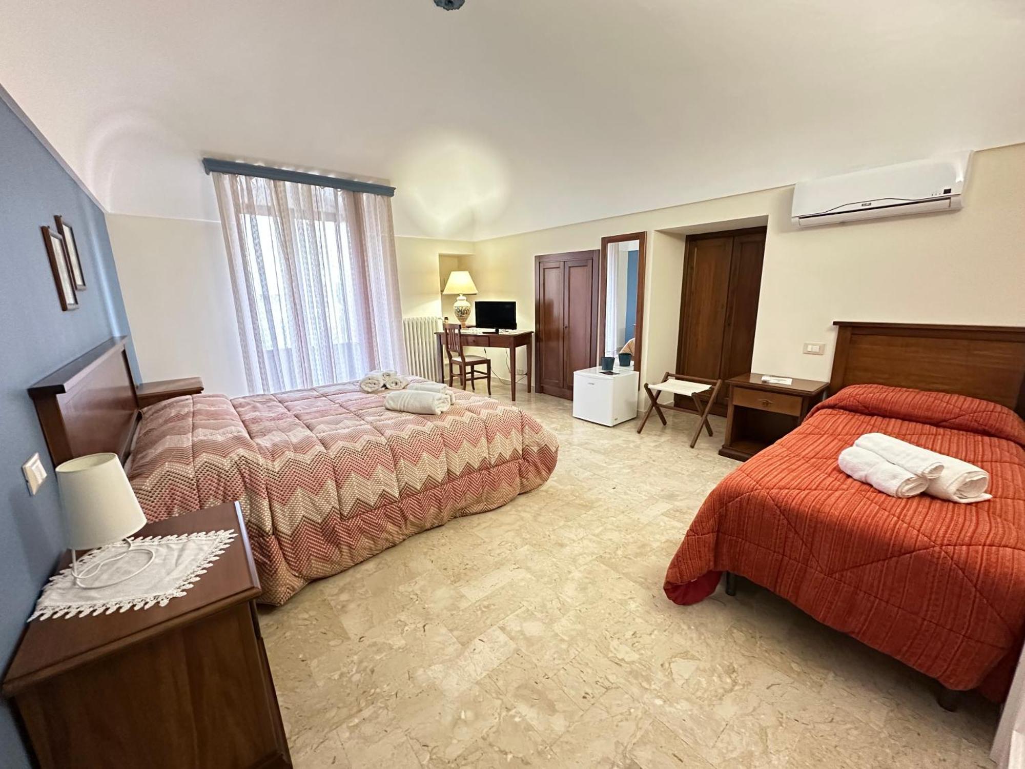 Historic B&B Apartments Home Chiaramonte Gulfi Exterior foto